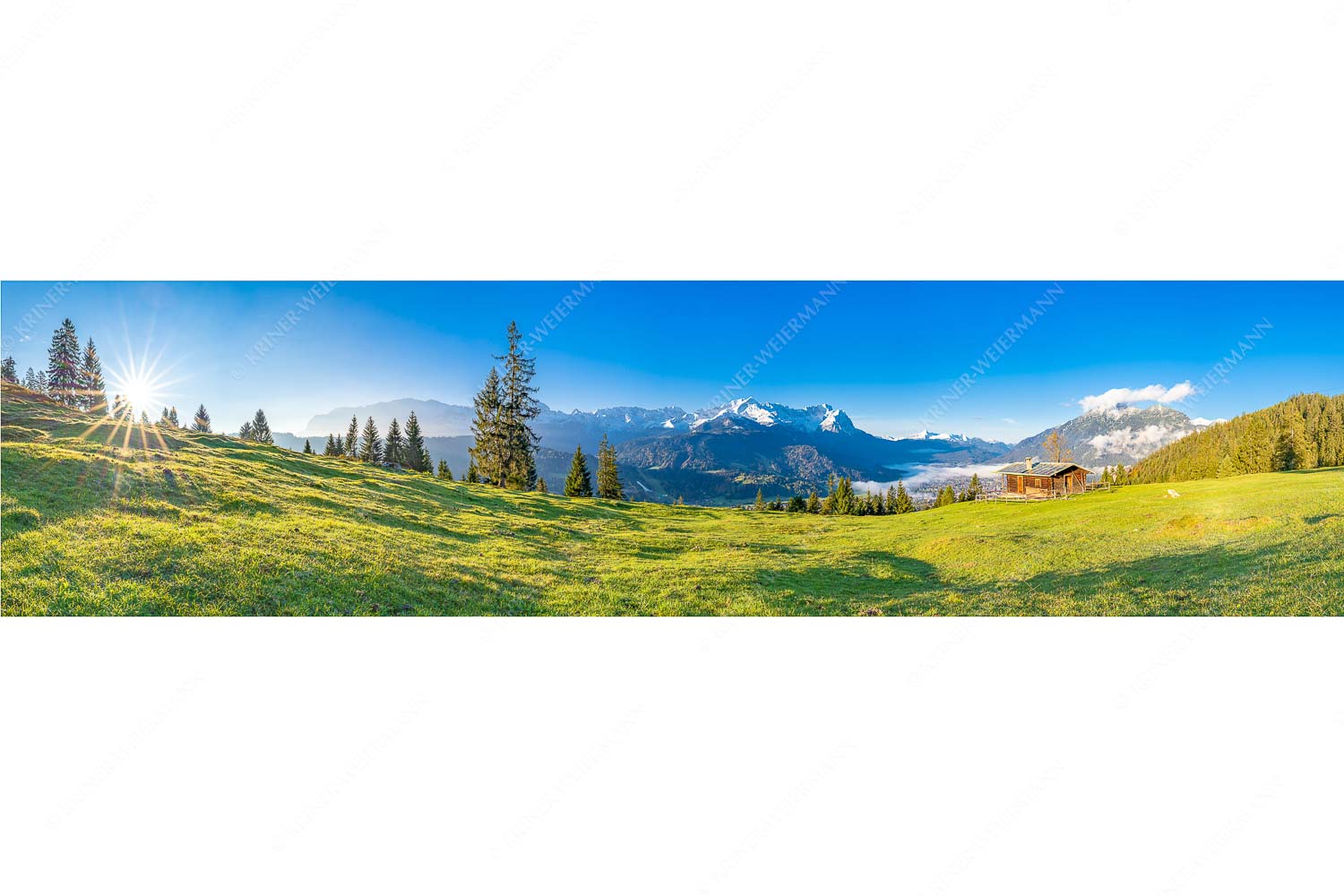 Ein Morgen an der Eckenhütte – Seitenverhältnis 4:1 — Garmisch-Partenkirchen mit Zugspitze und Kramer Sonnenaufgang an der Eckenhütte mit Blick zum Zugspitzmassiv