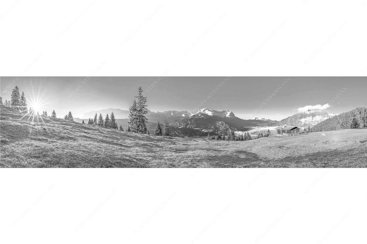 Ein Morgen an der Eckenhütte – Seitenverhältnis 4:1 — Garmisch-Partenkirchen mit Zugspitze und Kramer Sonnenaufgang an der Eckenhütte mit Blick zum Zugspitzmassiv