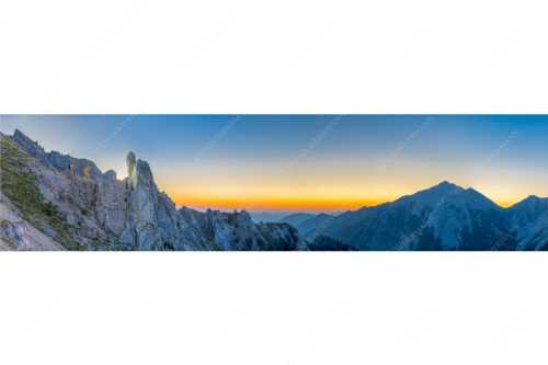 Unterwegs im Soierngebiet bei Sonnenaufgang - Ein wunderbarer Morgen - Seitenverhältnis 4:1 - Wandern im Soierngebirge - weitere Infos unter https://www.kriner-weiermann.de