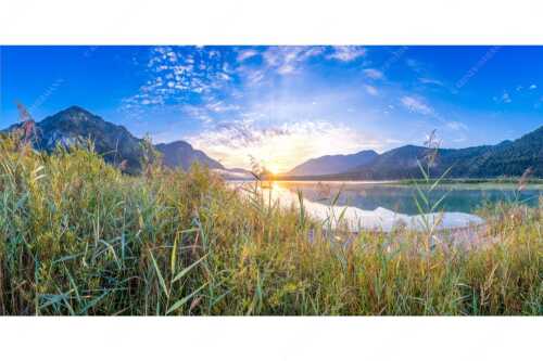 Blick über den Silvensteinsee zum Sonnenaufgang - Einsamer Sommermorgen - Seitenverhältnis 2:1 - Silvensteinsee - weitere Infos unter https://www.kriner-weiermann.de