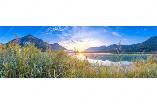 Blick über den Silvensteinsee zum Sonnenaufgang - Einsamer Sommermorgen - Seitenverhältnis 3:1 - Silvensteinsee - weitere Infos unter https://www.kriner-weiermann.de
