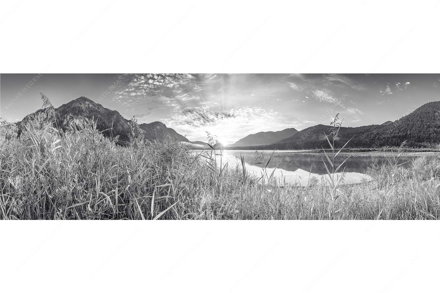 Einsamer Sommermorgen – Seitenverhältnis 3:1 — Silvensteinsee Blick über den Silvensteinsee zum Sonnenaufgang