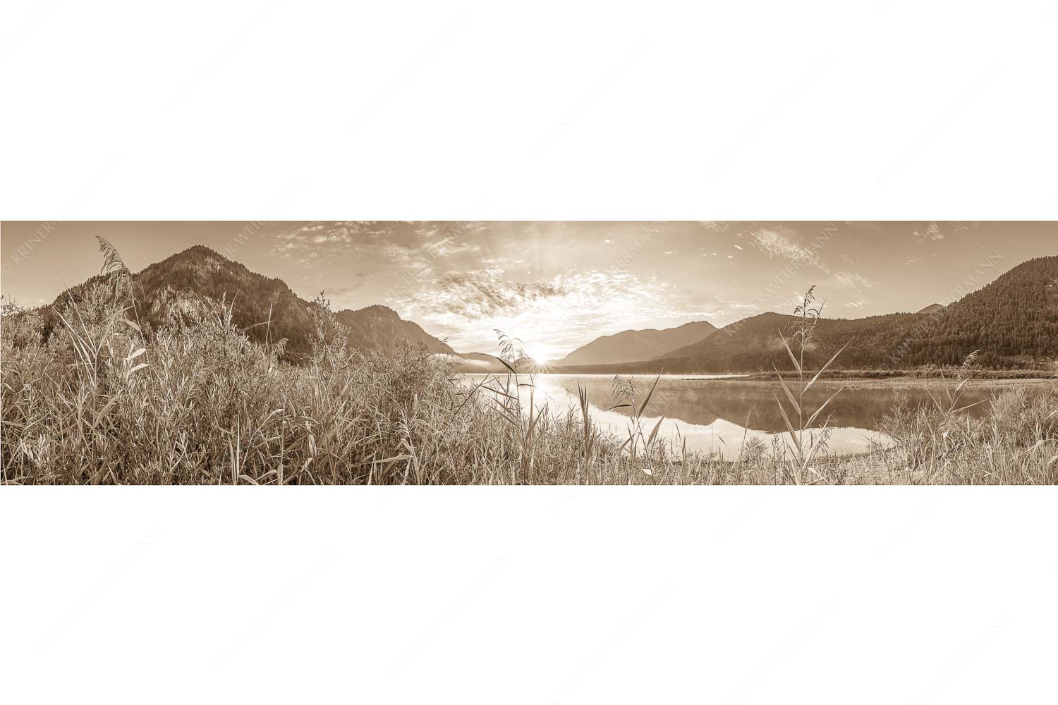 Blick über den Silvensteinsee zum Sonnenaufgang