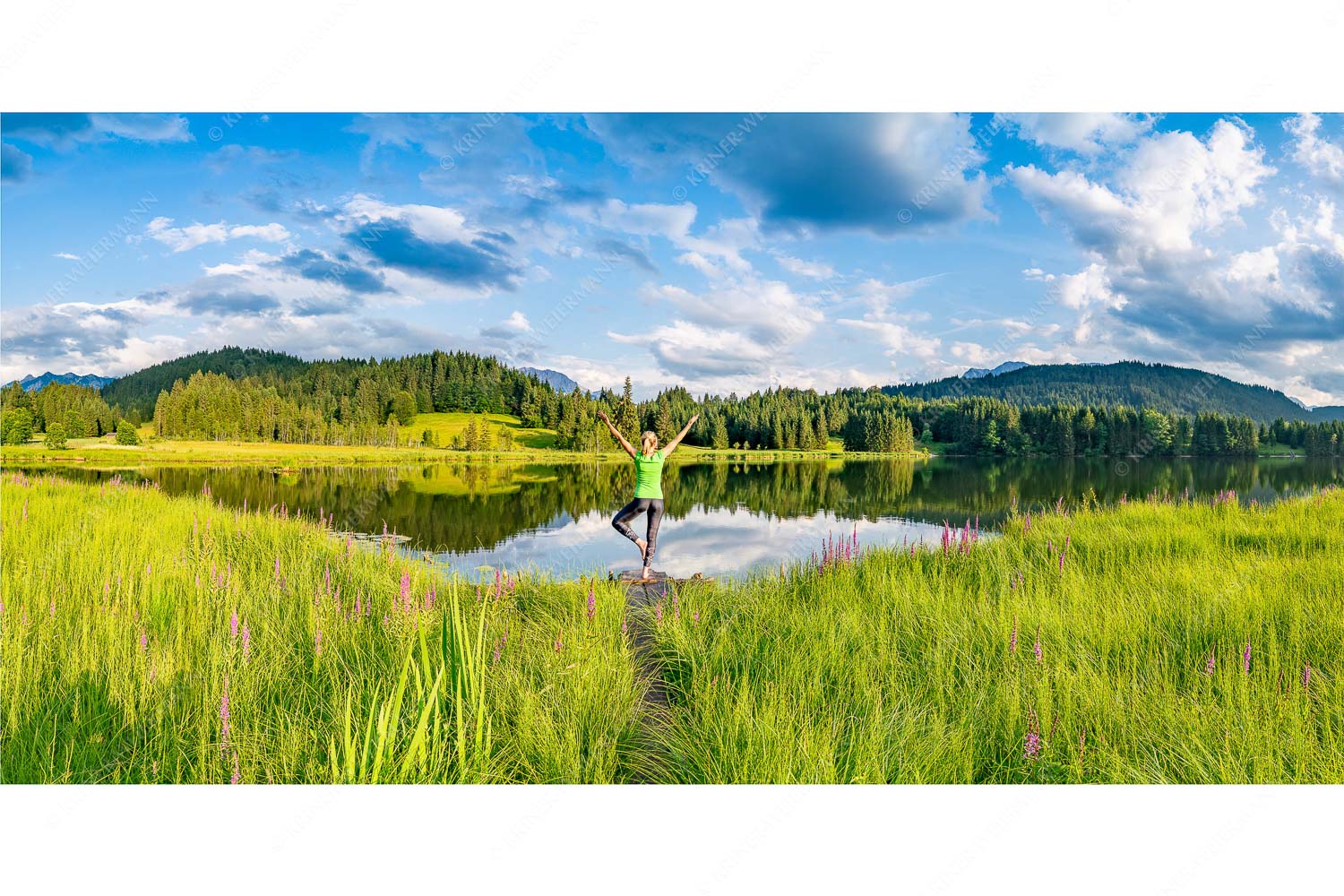 Einswerden – Seitenverhältnis 2:1 — Geroldsee Yoga Yoga am Geroldsee mit Blick zum Wetterstein, Karwendel und Soierngebirge
