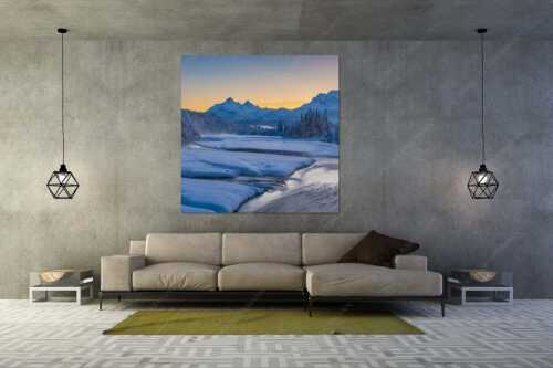Blick über die verschneite Isar zu den Arnspitzen und ins Wettersteingebirge - Eisige Idylle - Größe ca. 160x160cm, Seitenverhältnis 1:1 - Isar Winter Arnspitze und Wetterstein - weitere Infos unter https://www.kriner-weiermann.de