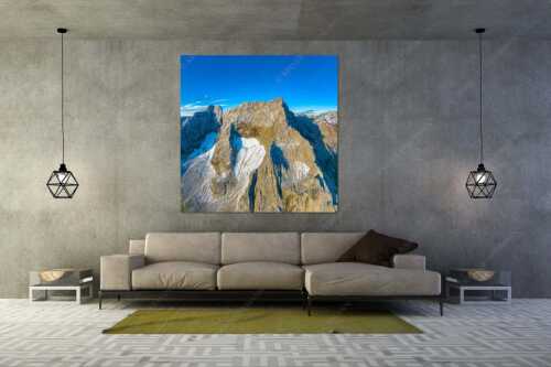 Spritzkar- und Eiskarlspitze im ersten Tageslicht mit erstem Schnee im August - Eiskarln - Größe ca. 160x160cm, Seitenverhältnis 1:1 - Eiskarlspitze im Karwendel - weitere Infos unter https://www.kriner-weiermann.de
