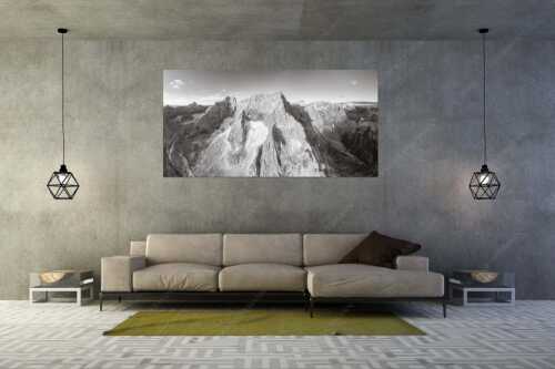 Spritzkar- und Eiskarlspitze im ersten Tageslicht mit erstem Schnee im August - Eiskarln - Größe ca. 200x100cm, Seitenverhältnis 2:1 - Eiskarlspitze im Karwendel - weitere Infos unter https://www.kriner-weiermann.de