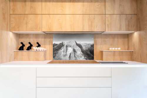 Spritzkar- und Eiskarlspitze im ersten Tageslicht mit erstem Schnee im August - Eiskarln - Größe ca. 90x60cm, Seitenverhältnis 3:2 - Eiskarlspitze im Karwendel - weitere Infos unter https://www.kriner-weiermann.de