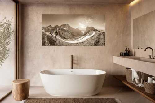Blick durchs Puittal im Wetterstein in den Sonnenaufgang - Erlebnis Wetterstein - Größe ca. 180x90cm, Seitenverhältnis 2:1 - Wanderer am Scharnitzjoch - weitere Infos unter https://www.kriner-weiermann.de