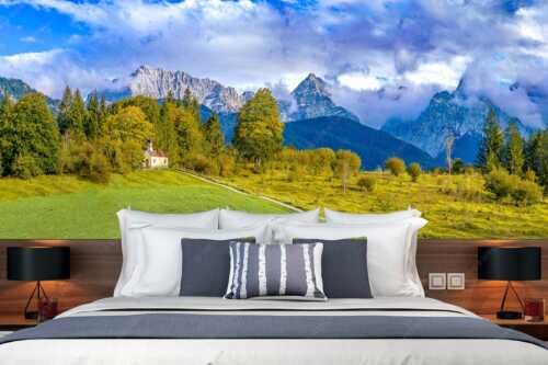 Blick über die Kapelle Mairia Rast bei Krün zum Wörner und Tiefkarspitze - Erste Herbsttage - Fototapete - Größe ca. 350x140cm, Seitenverhältnis 2,5:1 - Kapelle mit Karwendel - weitere Infos unter https://www.kriner-weiermann.de
