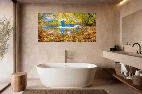 Wenn die Äste mit buntem Laub beinahe das Wasser berühren entstehen traumhafte Bilder - Farbpalette - Größe ca. 180x90cm, Seitenverhältnis 2:1 - Barmsee mit Karwendlegebirge - weitere Infos unter https://www.kriner-weiermann.de