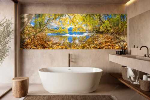 Wenn die Äste mit buntem Laub beinahe das Wasser berühren entstehen traumhafte Bilder - Farbpalette - Größe ca. 300x100cm, Seitenverhältnis 3:1 - Barmsee mit Karwendlegebirge - weitere Infos unter https://www.kriner-weiermann.de