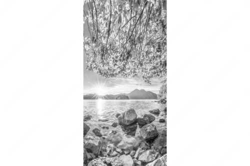 Blick über den Walchensee mit Insel Sassau zum Sonnenuntergang im Estergebirge - Fenster zum See - Seitenverhältnis 1:2 - Walchensee Insel Sassau mit Estergebirge - weitere Infos unter https://www.kriner-weiermann.de