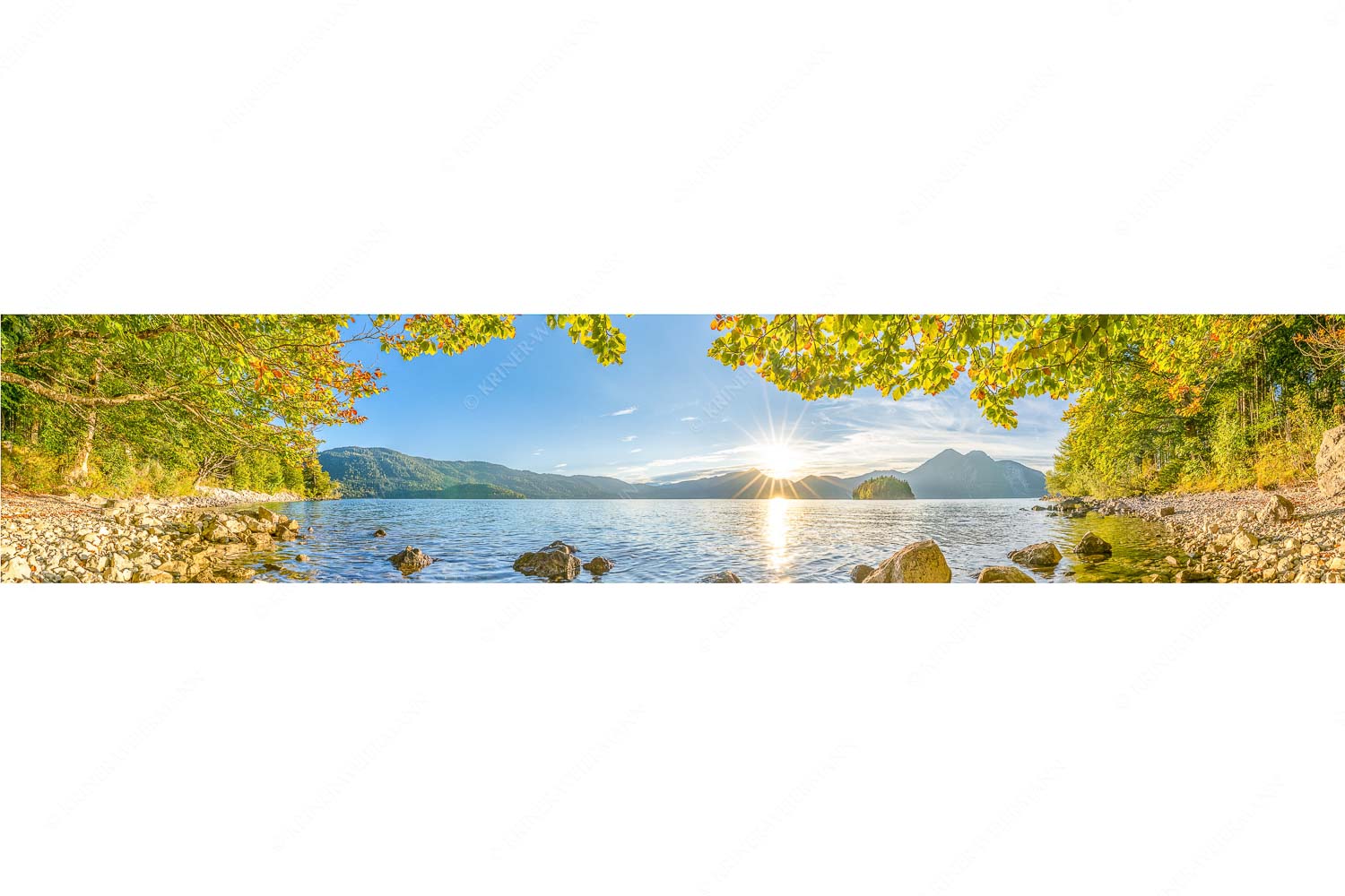Fenster zum See – Seitenverhältnis 5:1 — Walchensee Insel Sassau mit Estergebirge Blick über den Walchensee mit Insel Sassau zum Sonnenuntergang im Estergebirge