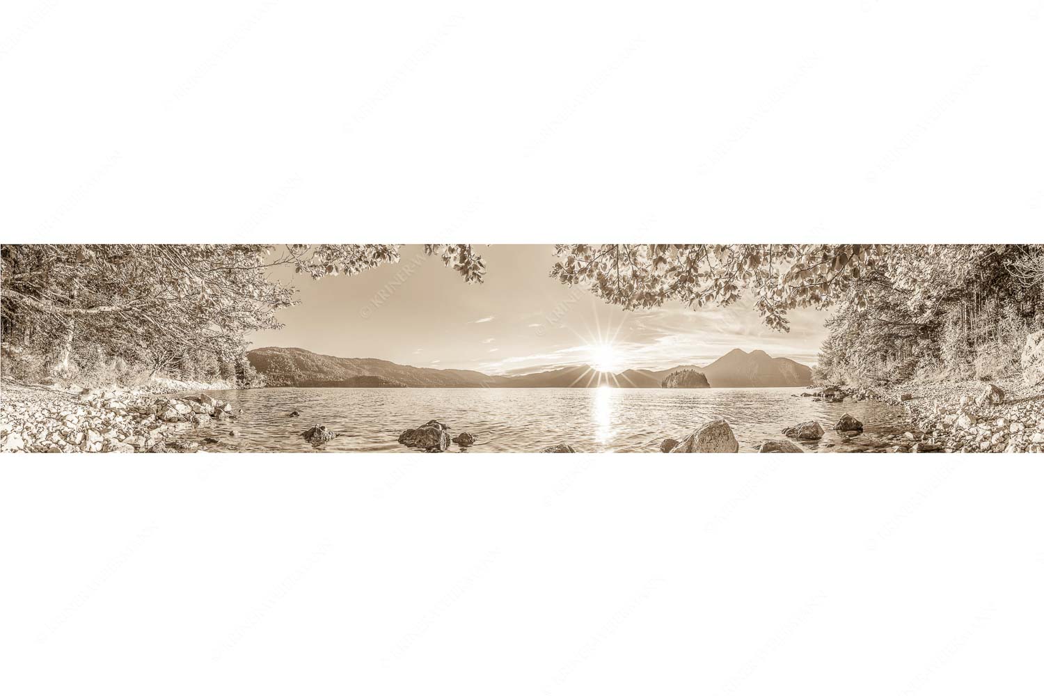 Fenster zum See – Seitenverhältnis 5:1 — Walchensee Insel Sassau mit Estergebirge Blick über den Walchensee mit Insel Sassau zum Sonnenuntergang im Estergebirge