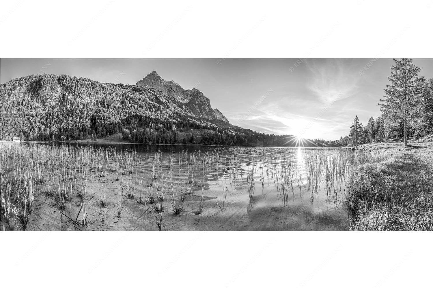 Ferchenseeabend – Seitenverhältnis 2,5:1 — Ferchensee Wetterstein Sonnenuntergang Blick über den Ferchensee zur Unteren Wettersteinspitze bei Sonnenuntergang