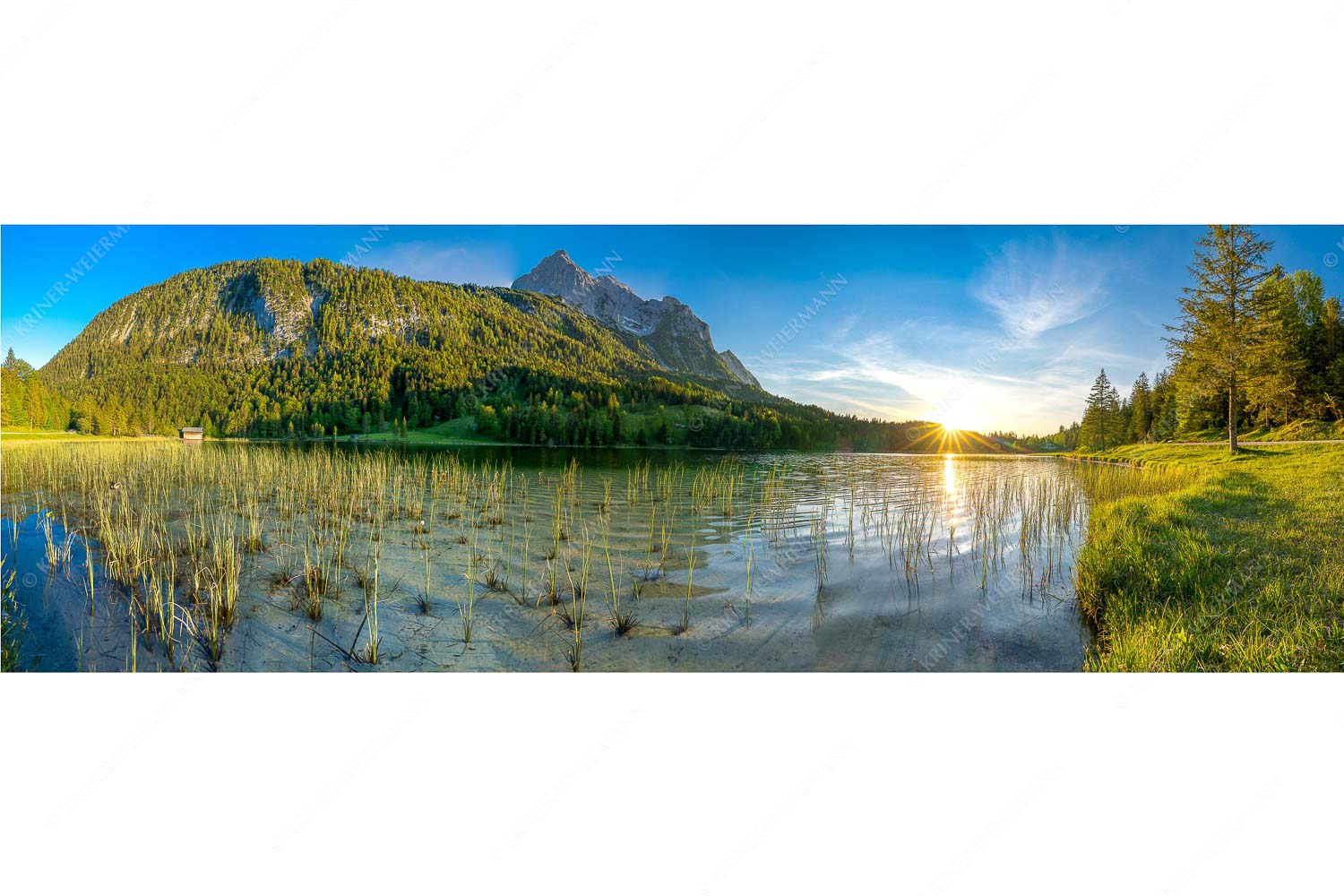 Blick über den Ferchensee zur Unteren Wettersteinspitze bei Sonnenuntergang