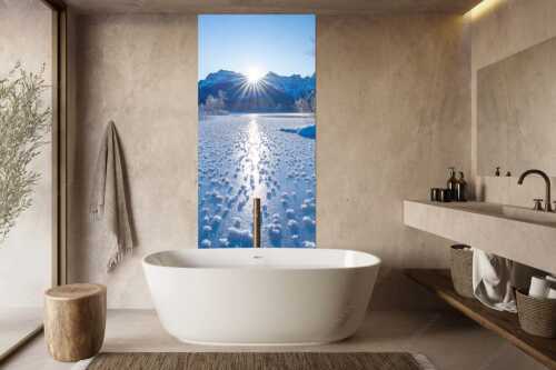 Bei großer Kälte und ohne Niederschlag bilden sich tausende Eisrosen am Barmsee - Filigran - Größe ca. 100x200cm, Seitenverhältnis 1:2 - Barmsee mit Karwendel - weitere Infos unter https://www.kriner-weiermann.de