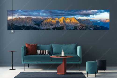 Erstes Sonnenlicht auf Raffelspitze, Hochkarspitze, Wörner und die nördliche Karwendelkette - Firewall - Größe ca. 350x70cm, Seitenverhältnis 5:1 - Morgenstimmung Hochkarspitze Wörner im Karwendel - weitere Infos unter https://www.kriner-weiermann.de
