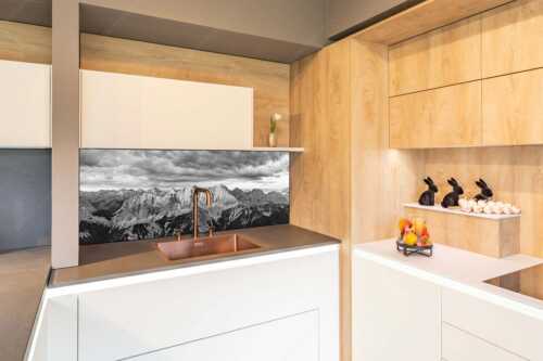 Erstes Sonnenlicht auf Raffelspitze, Hochkarspitze, Wörner und die nördliche Karwendelkette - Firewall - Größe ca. 150x60cm, Seitenverhältnis 2,5:1 - Morgenstimmung Hochkarspitze Wörner im Karwendel - weitere Infos unter https://www.kriner-weiermann.de