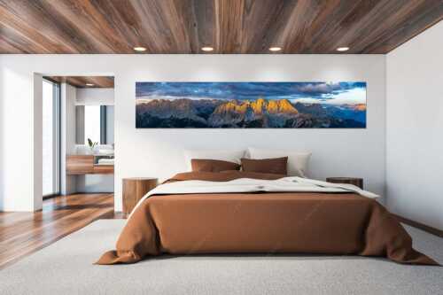 Erstes Sonnenlicht auf Raffelspitze, Hochkarspitze, Wörner und die nördliche Karwendelkette - Firewall - Größe ca. 300x60cm, Seitenverhältnis 5:1 - Morgenstimmung Hochkarspitze Wörner im Karwendel - weitere Infos unter https://www.kriner-weiermann.de