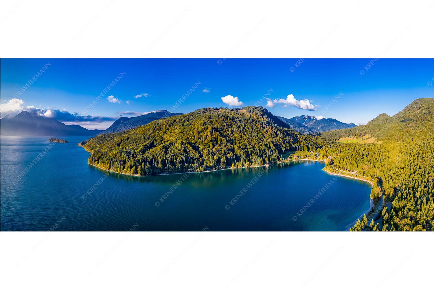 Fischberg – Seitenverhältnis 2,5:1 — Walchensee Niedernach Sassau Blick über den Walchensee mit Insel Sassau zum Jochberg und Benediktenwand