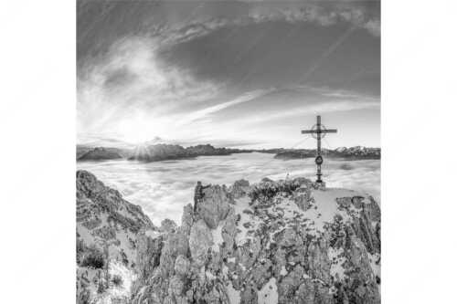 Blick vom Signalkopf über Wolkenmeer über dem Oberen Isartal zum Sonnenuntergang im Wetterstein - Fortuna II - Seitenverhältnis 1:1 - Klettern zum Signalkopf - weitere Infos unter https://www.kriner-weiermann.de