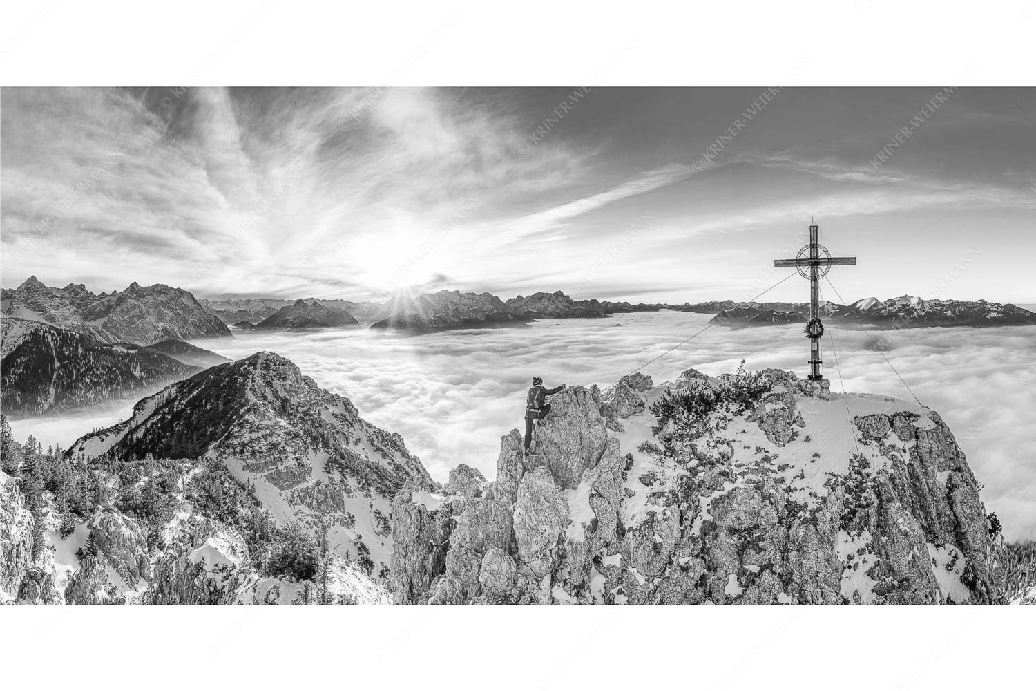 Fortuna II – Seitenverhältnis 2:1 — Klettern zum Signalkopf Blick vom Signalkopf über Wolkenmeer über dem Oberen Isartal zum Sonnenuntergang im Wetterstein