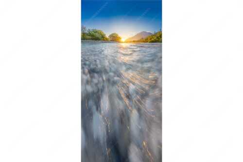 Sonnenaufgang an der Isar mit Karwendelgebirge - Freude am Fließen - Seitenverhältnis 1:2 - Isar Wasser - weitere Infos unter https://www.kriner-weiermann.de