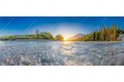 Sonnenaufgang an der Isar mit Karwendelgebirge - Freude am Fließen - Seitenverhältnis 2,5:1 - Isar Wasser - weitere Infos unter https://www.kriner-weiermann.de