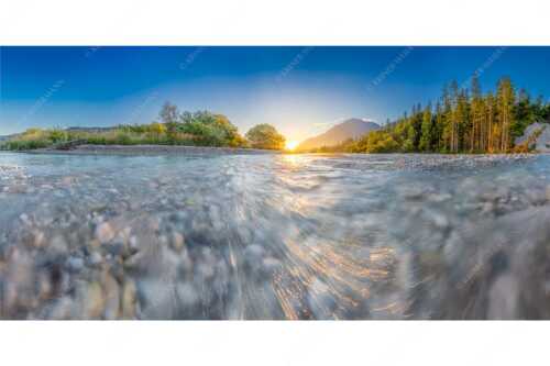 Sonnenaufgang an der Isar mit Karwendelgebirge - Freude am Fließen - Seitenverhältnis 2:1 - Isar Wasser - weitere Infos unter https://www.kriner-weiermann.de