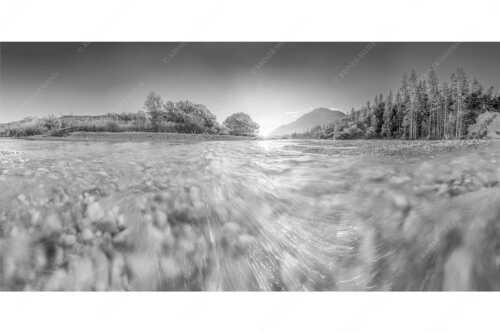 Sonnenaufgang an der Isar mit Karwendelgebirge - Freude am Fließen - Seitenverhältnis 2:1 - Isar Wasser - weitere Infos unter https://www.kriner-weiermann.de