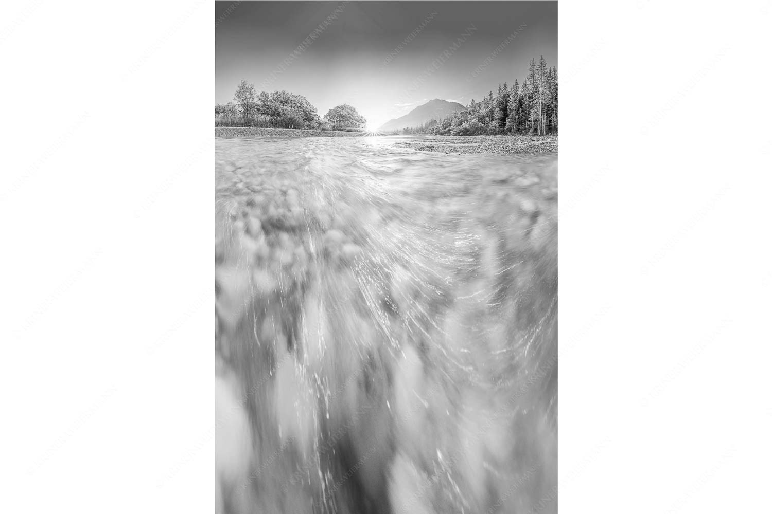 Freude am Fließen – Seitenverhältnis 2:3 — Isar Wasser Sonnenaufgang an der Isar mit Karwendelgebirge