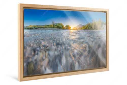 Sonnenaufgang an der Isar mit Karwendelgebirge - Freude am Fließen - Foto im Schattenfugen-Rahmen - Isar Wasser - weitere Infos unter https://www.kriner-weiermann.de