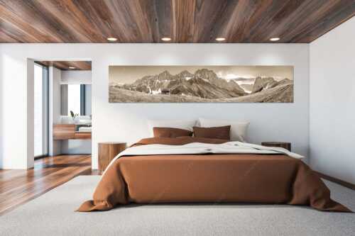 Wanderer blicken über das Puittal im Wetterstein zum bevorstehenden Sonnenaufgang - Freude wenn sie aufgeht - Größe ca. 300x60cm, Seitenverhältnis 5:1 - Wandern ins Puittal im Wetterstein - weitere Infos unter https://www.kriner-weiermann.de