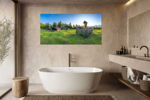 Sonnenaufgang auf der Alm mit Karwendel im Hintergrund - Friedlicher Morgen - Größe ca. 180x90cm, Seitenverhältnis 2:1 - Feldkreuz mit Karwendel - weitere Infos unter https://www.kriner-weiermann.de
