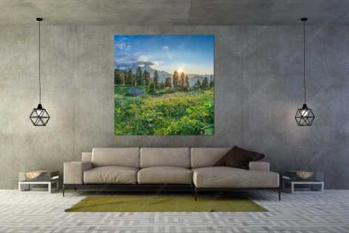 Die letzten Sonnenstrahlen wärmen noch die Almwiesen rund um das Schachenschloss - Frühling am Schachen - Größe ca. 160x160cm, Seitenverhältnis 1:1 - Sonnenuntergang im Wettersteingebirge - weitere Infos unter https://www.kriner-weiermann.de