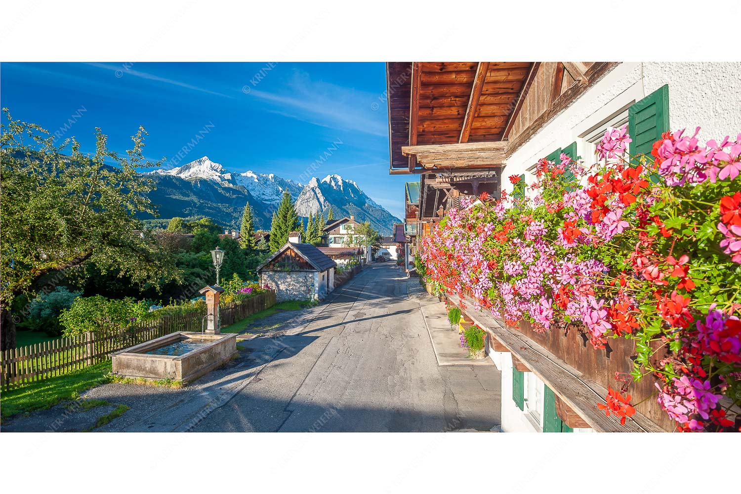 Frühlingsstraße – Seitenverhältnis 2:1 — Garmisch mit Alpspitze und Waxenstein Blick von der Frühlingsstraße in Garmisch zum Zugspitzmassiv im Wetterstein