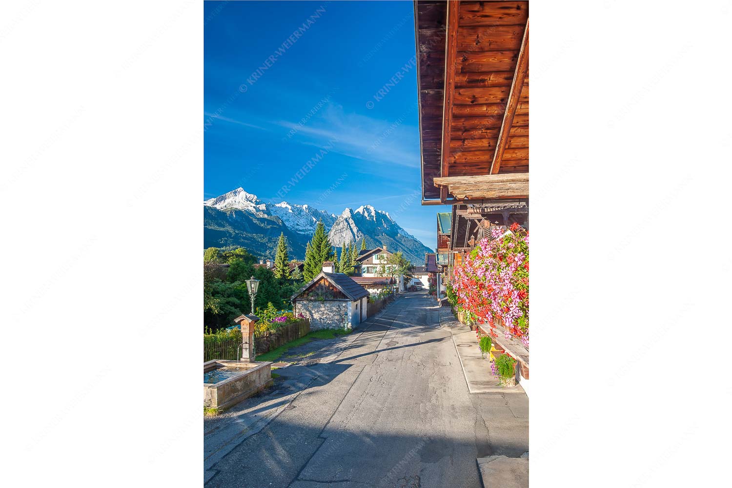 Frühlingsstraße – Seitenverhältnis 2:3 — Garmisch mit Alpspitze und Waxenstein Blick von der Frühlingsstraße in Garmisch zum Zugspitzmassiv im Wetterstein