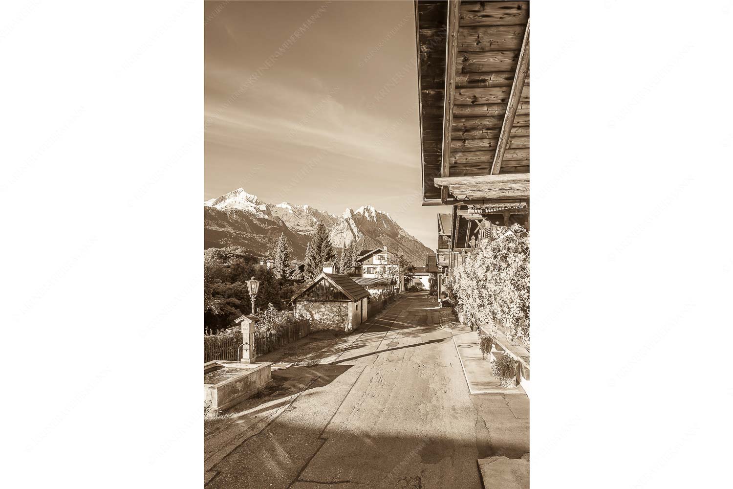 Frühlingsstraße – Seitenverhältnis 2:3 — Garmisch mit Alpspitze und Waxenstein Blick von der Frühlingsstraße in Garmisch zum Zugspitzmassiv im Wetterstein