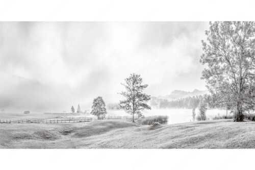 Morgenstimmung am Geroldsee mit Blick zum Karwendelgebirge - Frühnebel - Seitenverhältnis 2:1 - Geroldsee mit Karwendel - weitere Infos unter https://www.kriner-weiermann.de