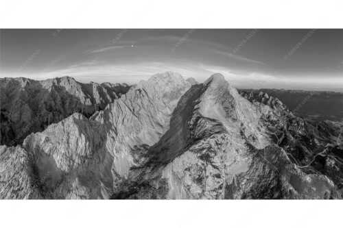 Blick ins Grieskar, Hohen Blassen und Alpspitze im Wettertsteingebirge - Gaifgrat - Seitenverhältnis 2:1 - Hohen Blassen und Alpspitze - weitere Infos unter https://www.kriner-weiermann.de