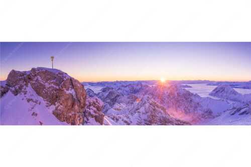 Herrlicher Morgen im Winter - Glasklar - Seitenverhältnis 3:1 - Zugspitze Sonnenaufgang - weitere Infos unter https://www.kriner-weiermann.de