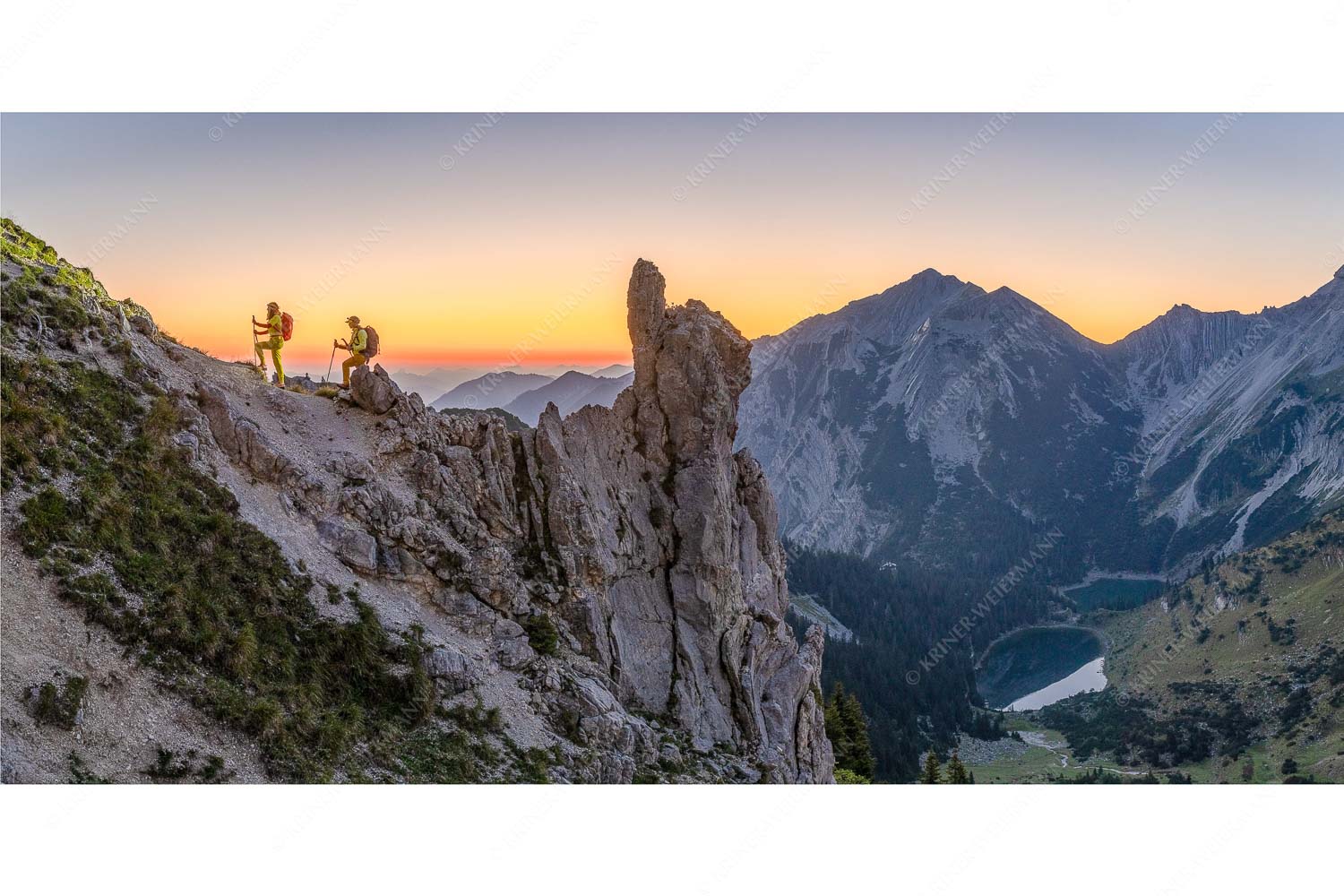 Götterdämmerung – Seitenverhältnis 2:1 — Aufstieg im Soierngebirge Die Morgendämmerung verspricht ein tolles Erlebnis im Aufstieg zur Schöttlkarspitze