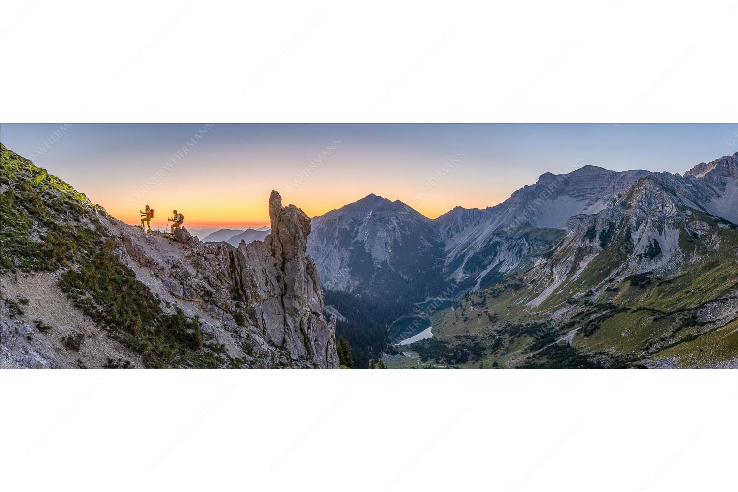 Götterdämmerung – Seitenverhältnis 3:1 — Aufstieg im Soierngebirge Die Morgendämmerung verspricht ein tolles Erlebnis im Aufstieg zur Schöttlkarspitze