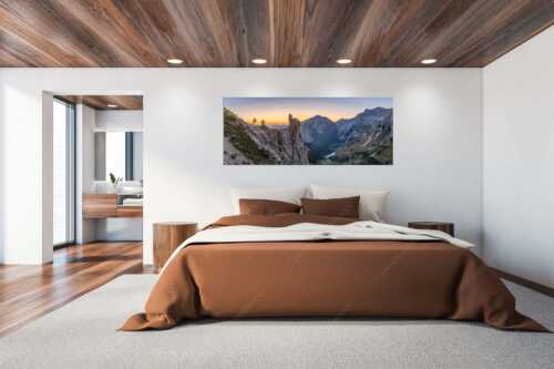 Die Morgendämmerung verspricht ein tolles Erlebnis im Aufstieg zur Schöttlkarspitze - Götterdämmerung - Größe ca. 200x80cm, Seitenverhältnis 2,5: - Aufstieg im Soierngebirge - weitere Infos unter https://www.kriner-weiermann.de
