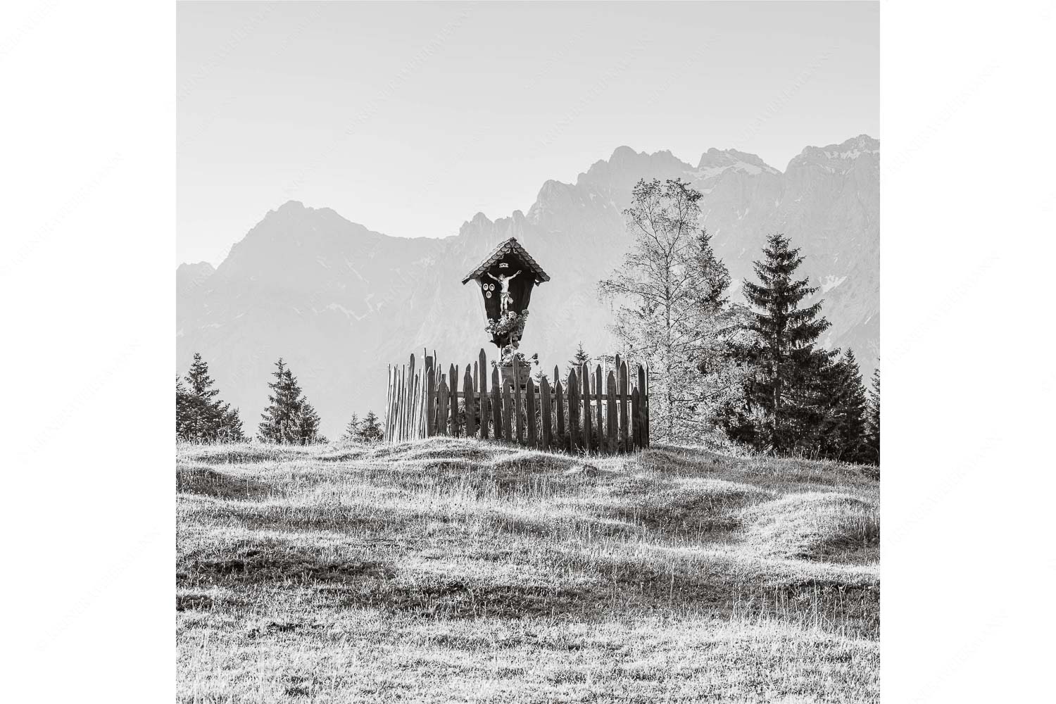 Wegkreuz mit Wörner, Tiefkarspitze und Westlicher Karwendelspitze