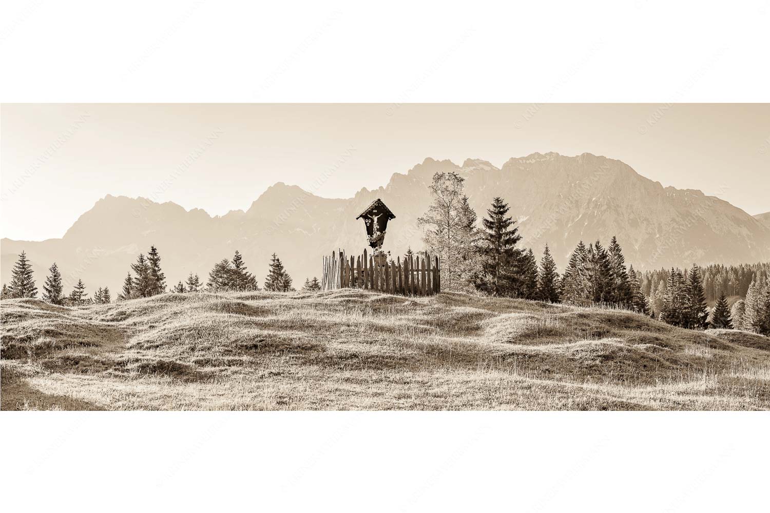 Wegkreuz mit Wörner, Tiefkarspitze und Westlicher Karwendelspitze