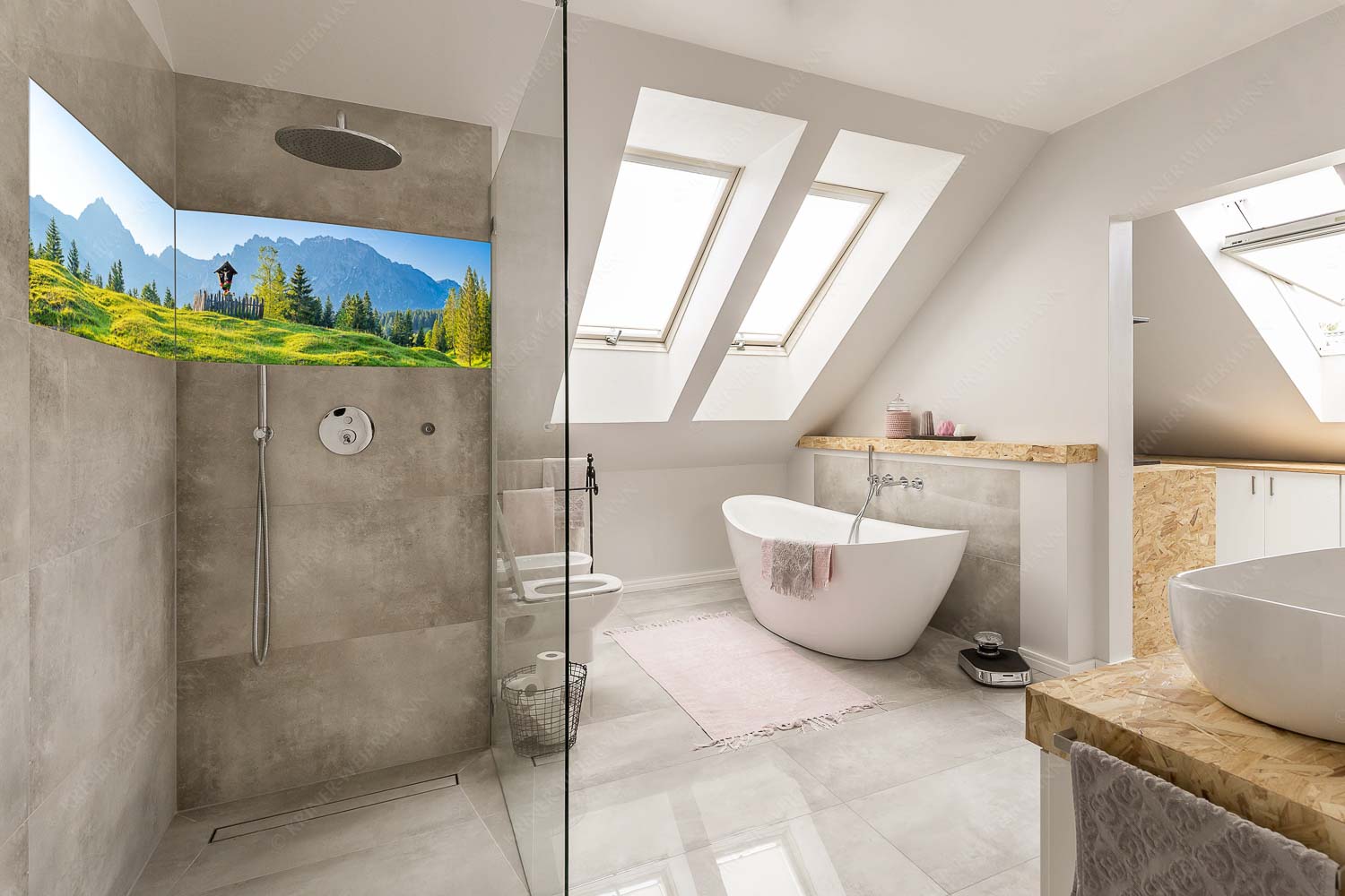 Göttlich – Größe ca. 240x60cm, Seitenverhältnis 4:1 — Feldkreuz in den Buckelwiesen mit Karwendel Wegkreuz mit Wörner, Tiefkarspitze und Westlicher Karwendelspitze - Göttlich - Größe ca. 240x60cm, Seitenverhältnis 4:1 - Feldkreuz in den Buckelwiesen mit Karwendel - weitere Infos unter https://www.kriner-weiermann.de