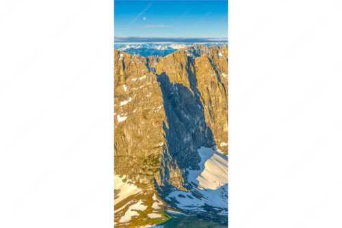 Blick in die Laliderer Nordwände im Karwendel bei Sonnenaufgang - Goldener Riegel - Seitenverhältnis 1:2 - Karwendelhauptkamm - weitere Infos unter https://www.kriner-weiermann.de